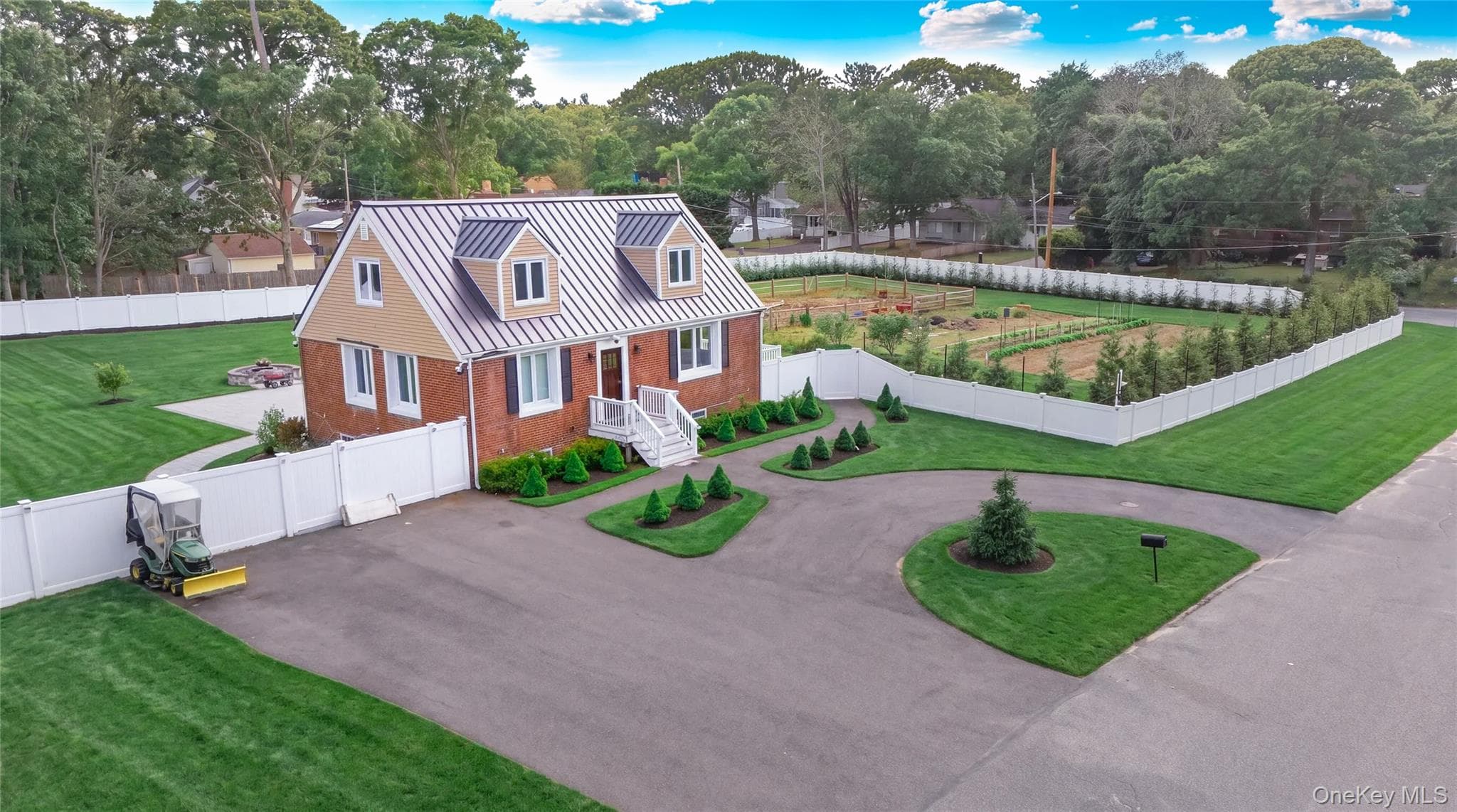 4 Riverside Avenue, Mastic Beach