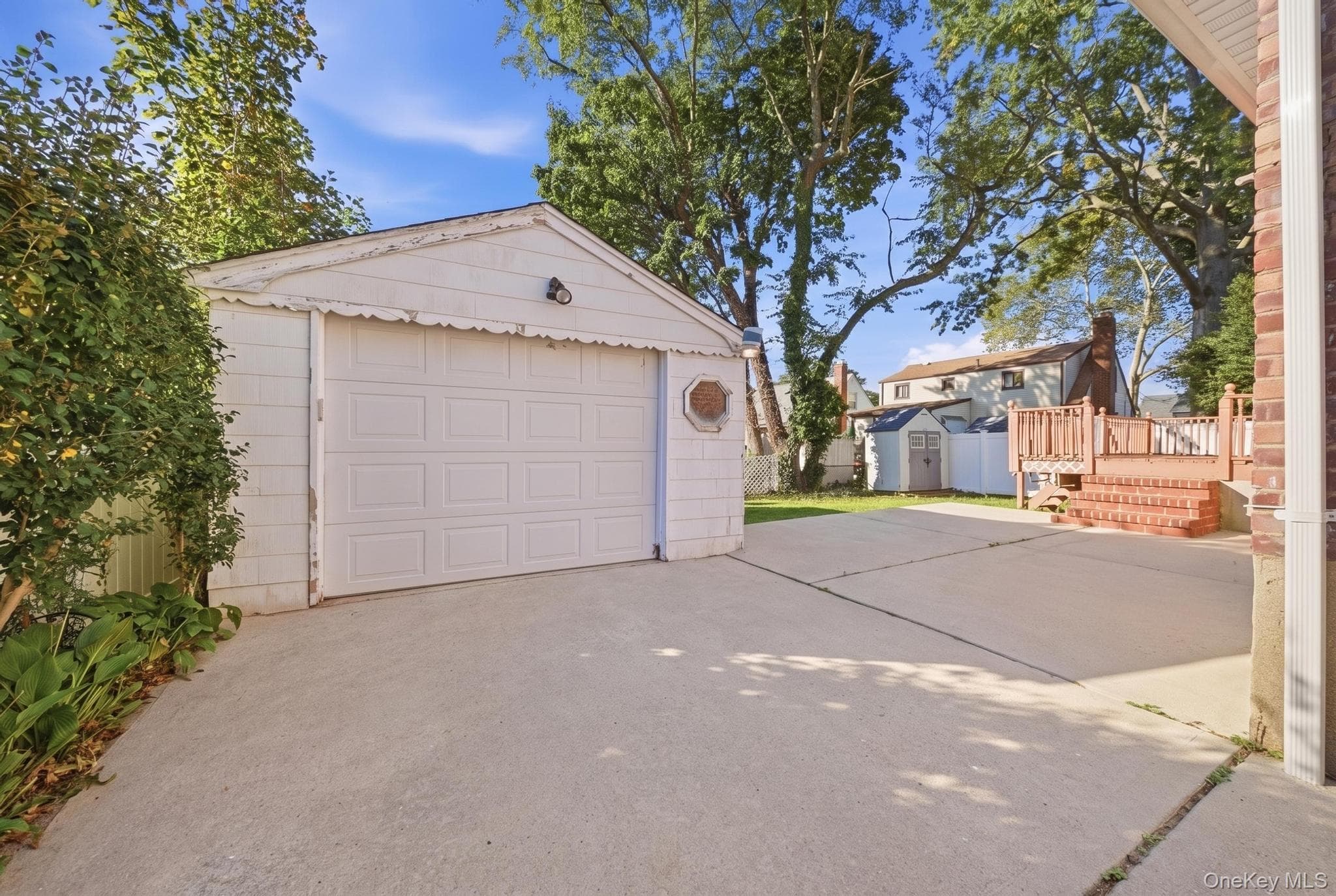 88 Meyer Avenue thumbnail 10