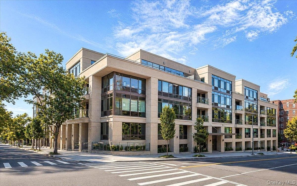 64-05 Yellowstone Boulevard Unit: PH504, Forest Hills