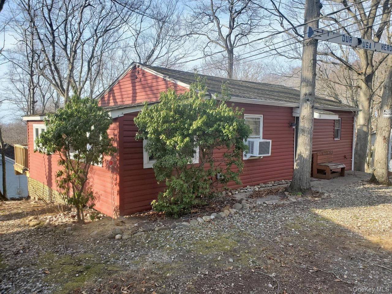 15 E Way Path, Baiting Hollow
