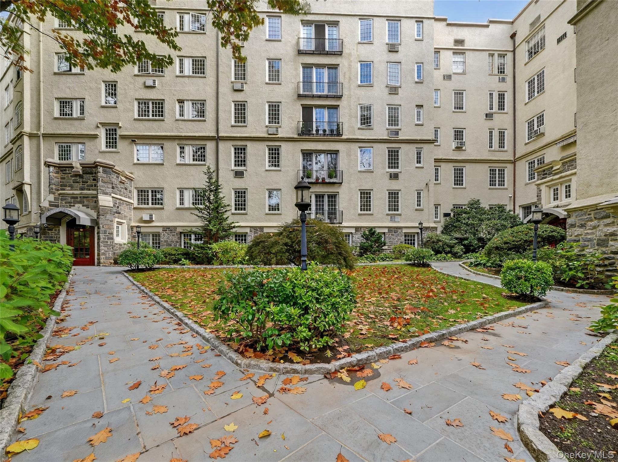 1 Rivermere Unit: 4F thumbnail 4