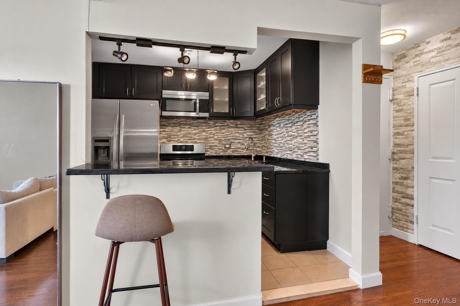 60-11 Broadway Unit: 3F thumbnail 5