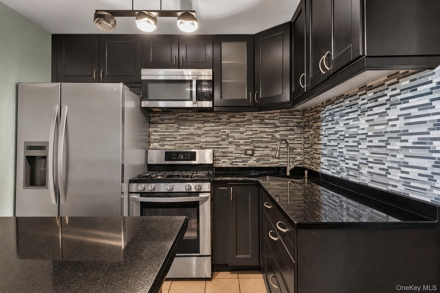 60-11 Broadway Unit: 3F thumbnail 4