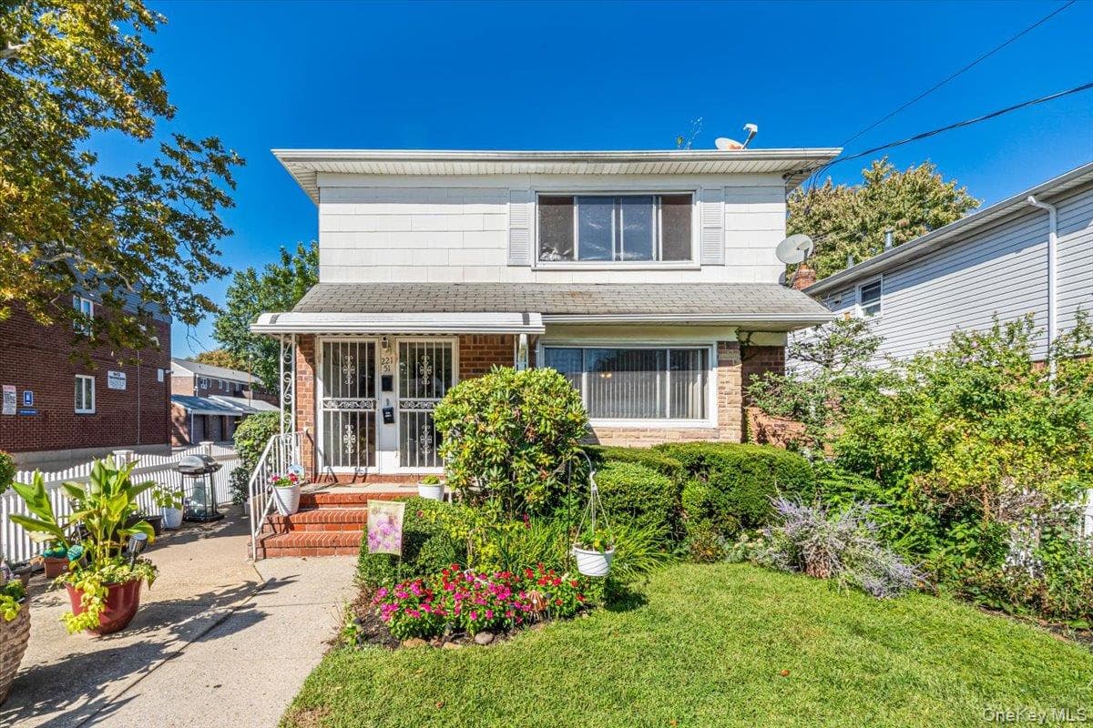 221-51 Braddock Avenue, Queens Village