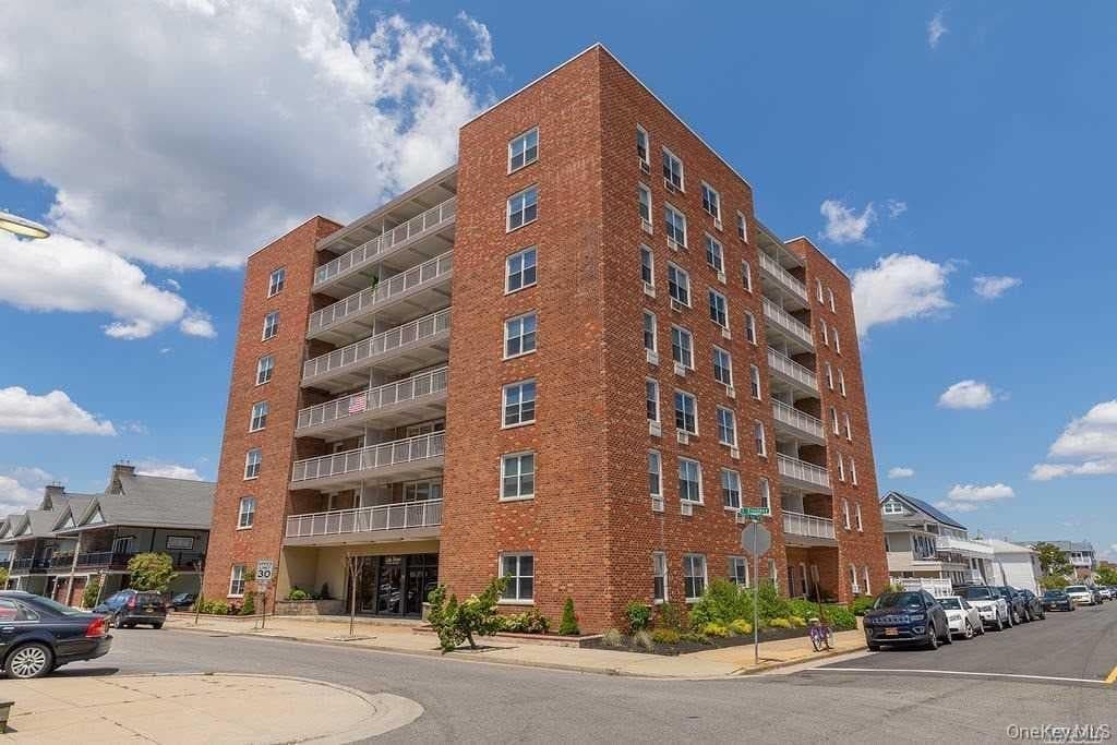 855 Broadway Unit: 5C, Long Beach