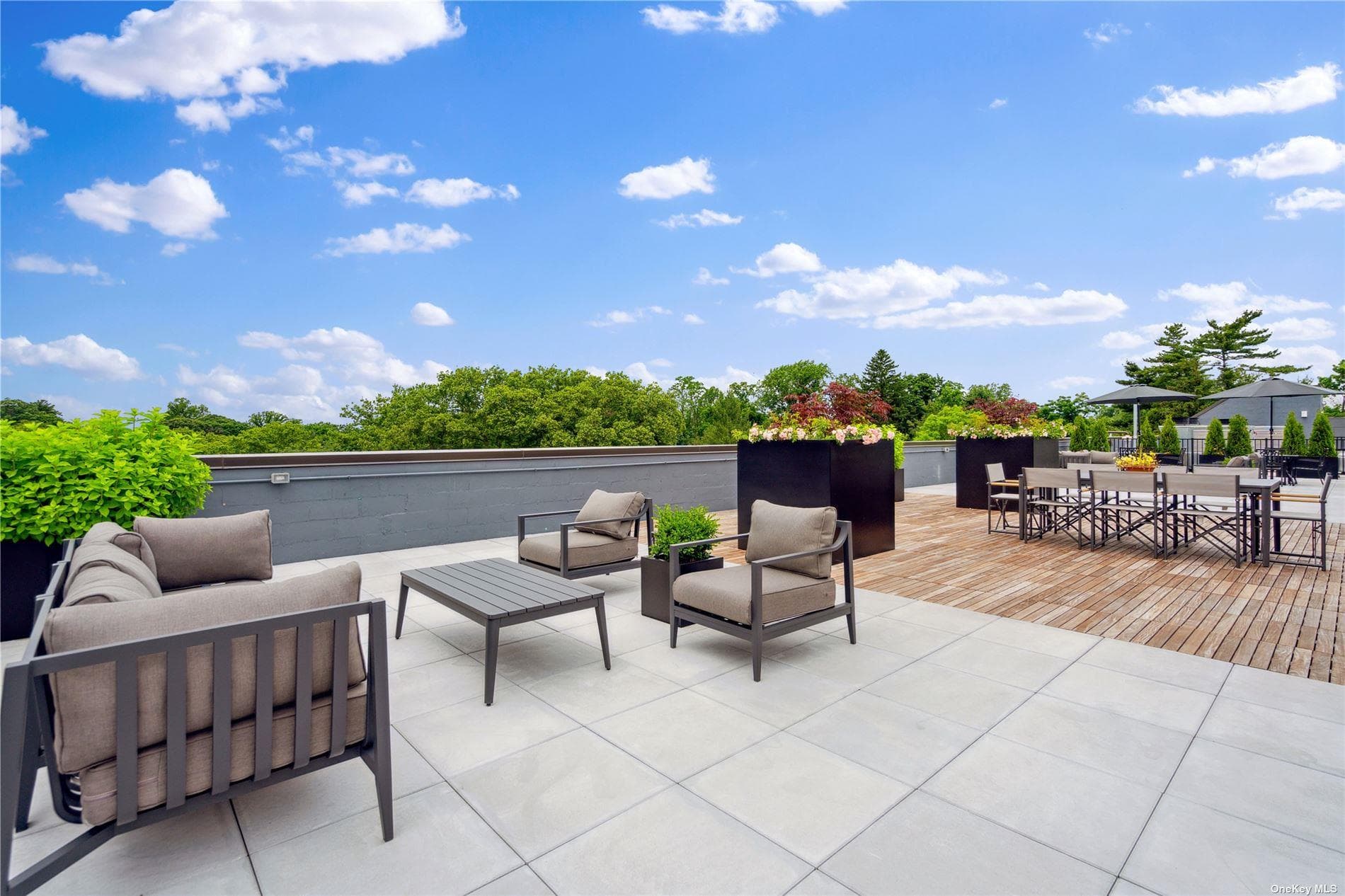 218 Middle Neck Road Unit: 203 thumbnail 10