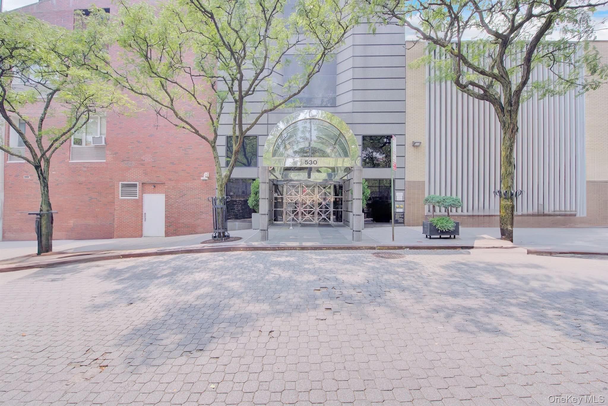 530 E 76th Street Unit: 34/35, New York (manhattan)