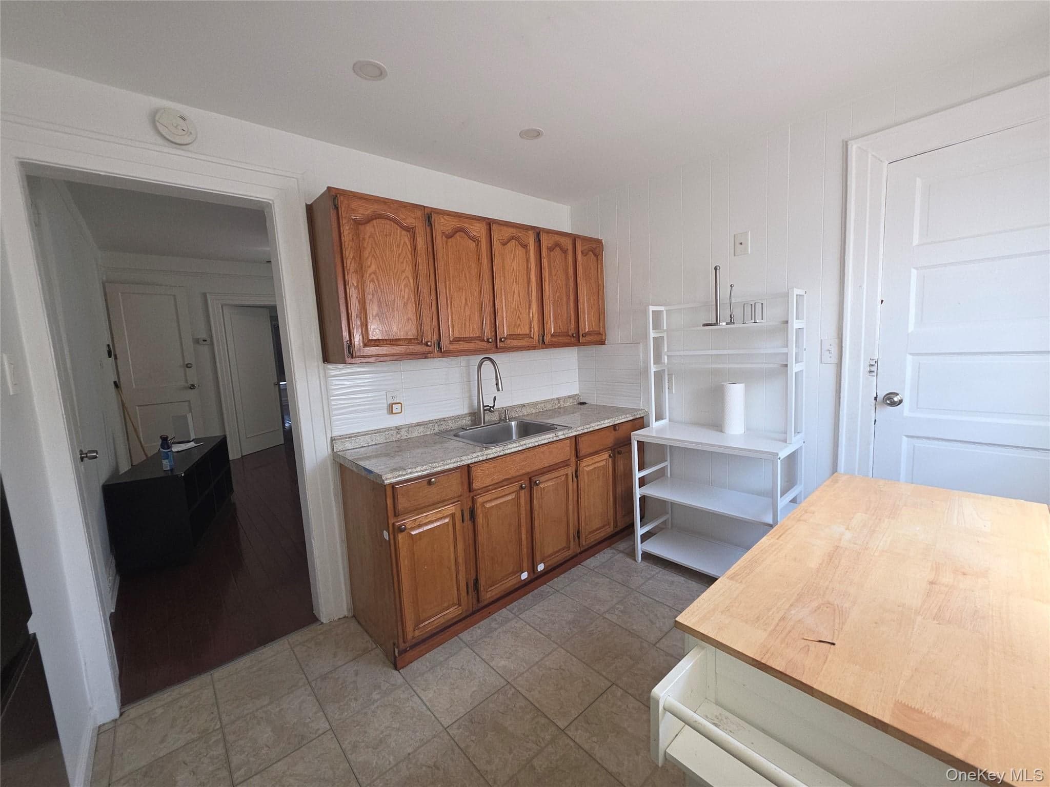 968 Albany Avenue thumbnail 12