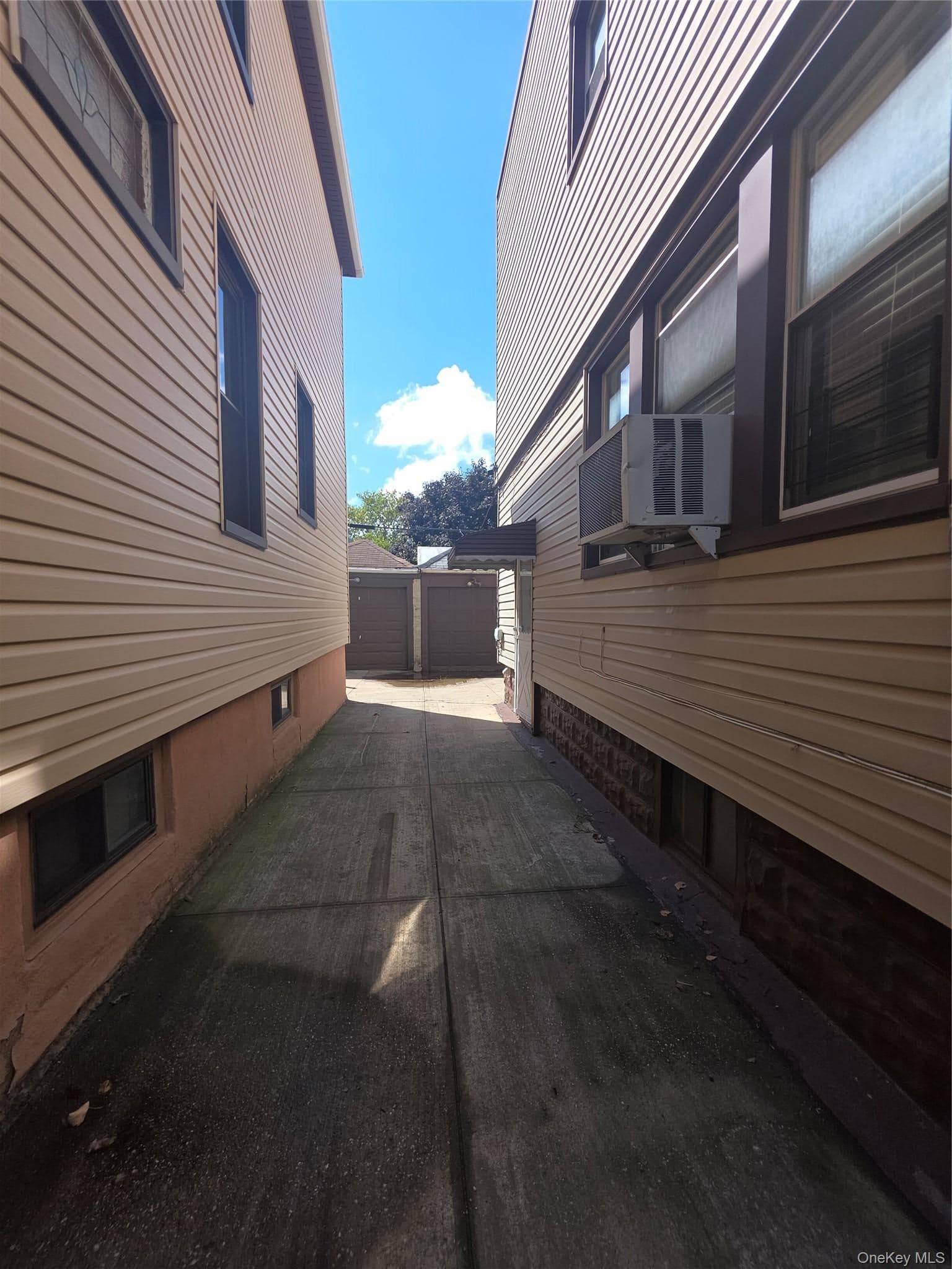 968 Albany Avenue thumbnail 23