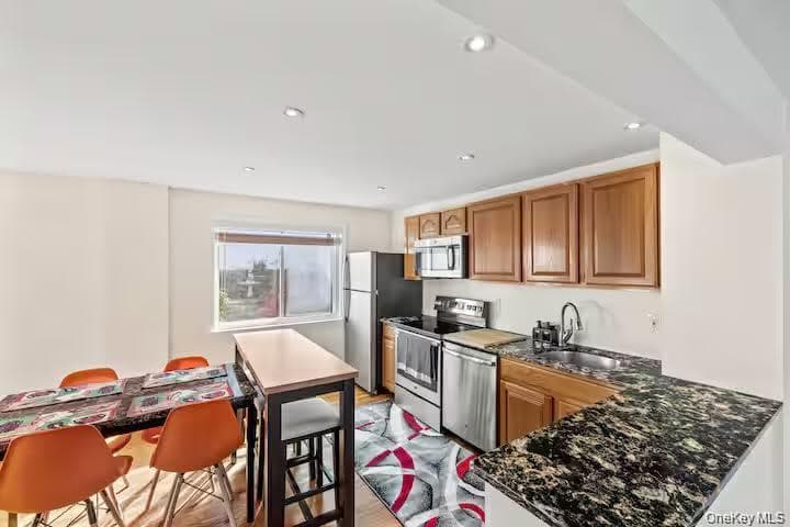 31 Wayne Avenue thumbnail 12
