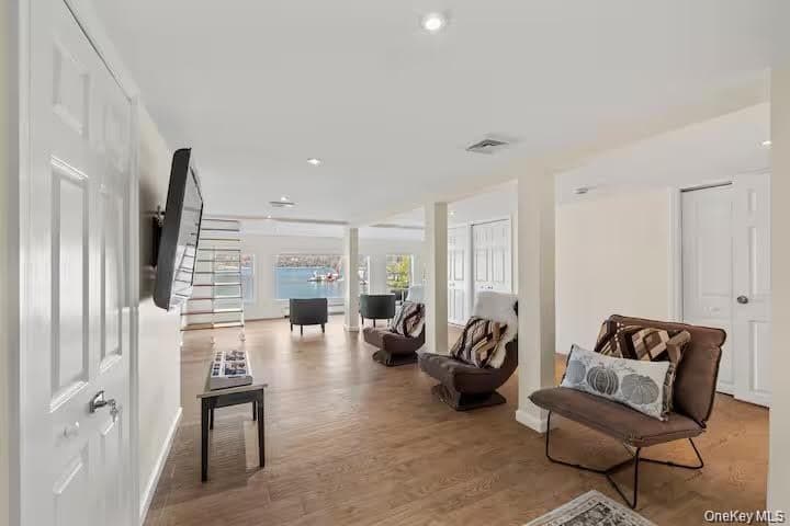 31 Wayne Avenue thumbnail 21