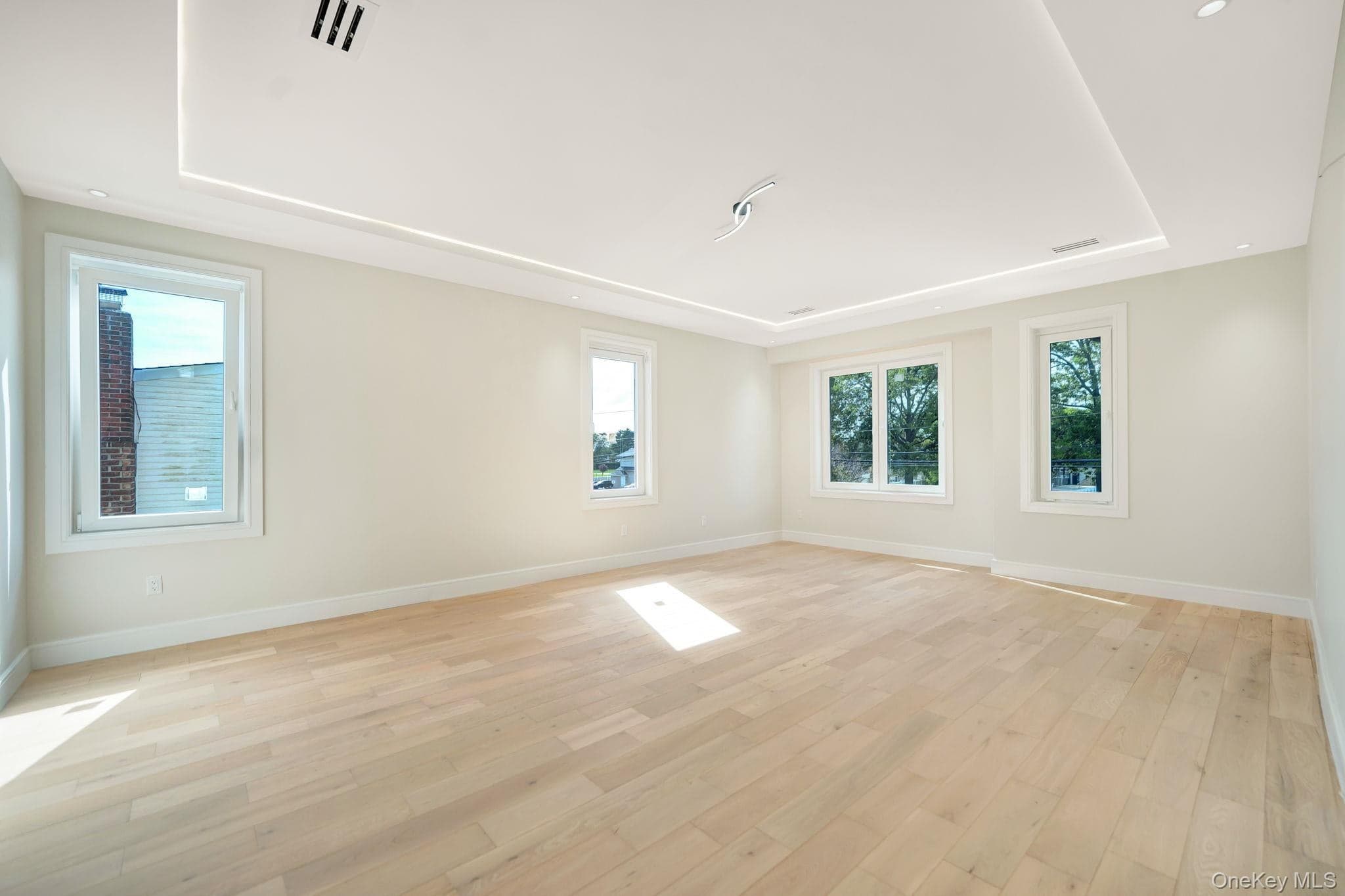 748 Carman Avenue thumbnail 27