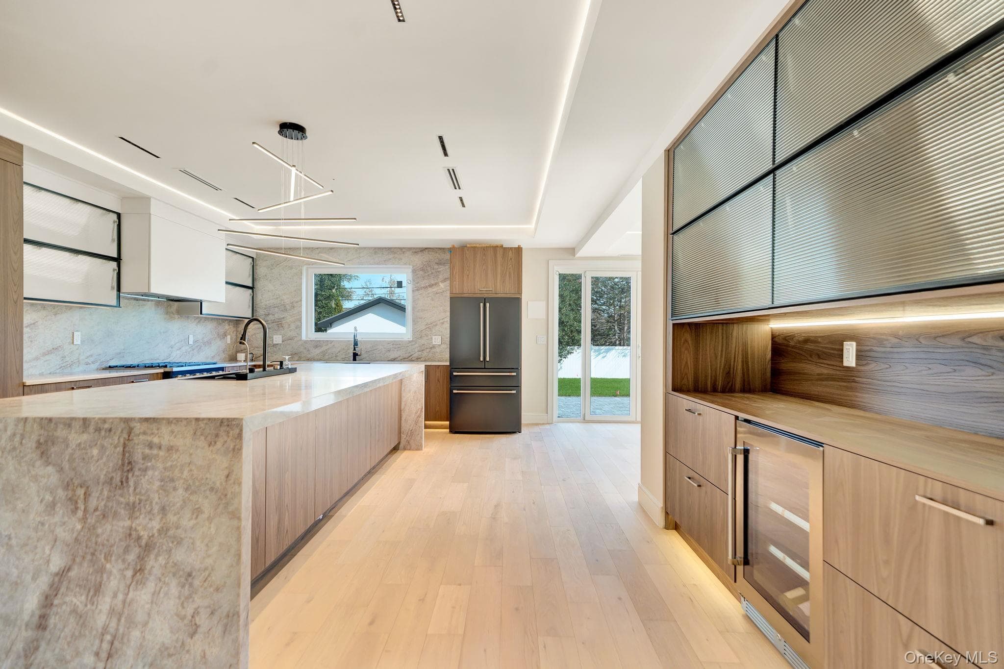 748 Carman Avenue thumbnail 21