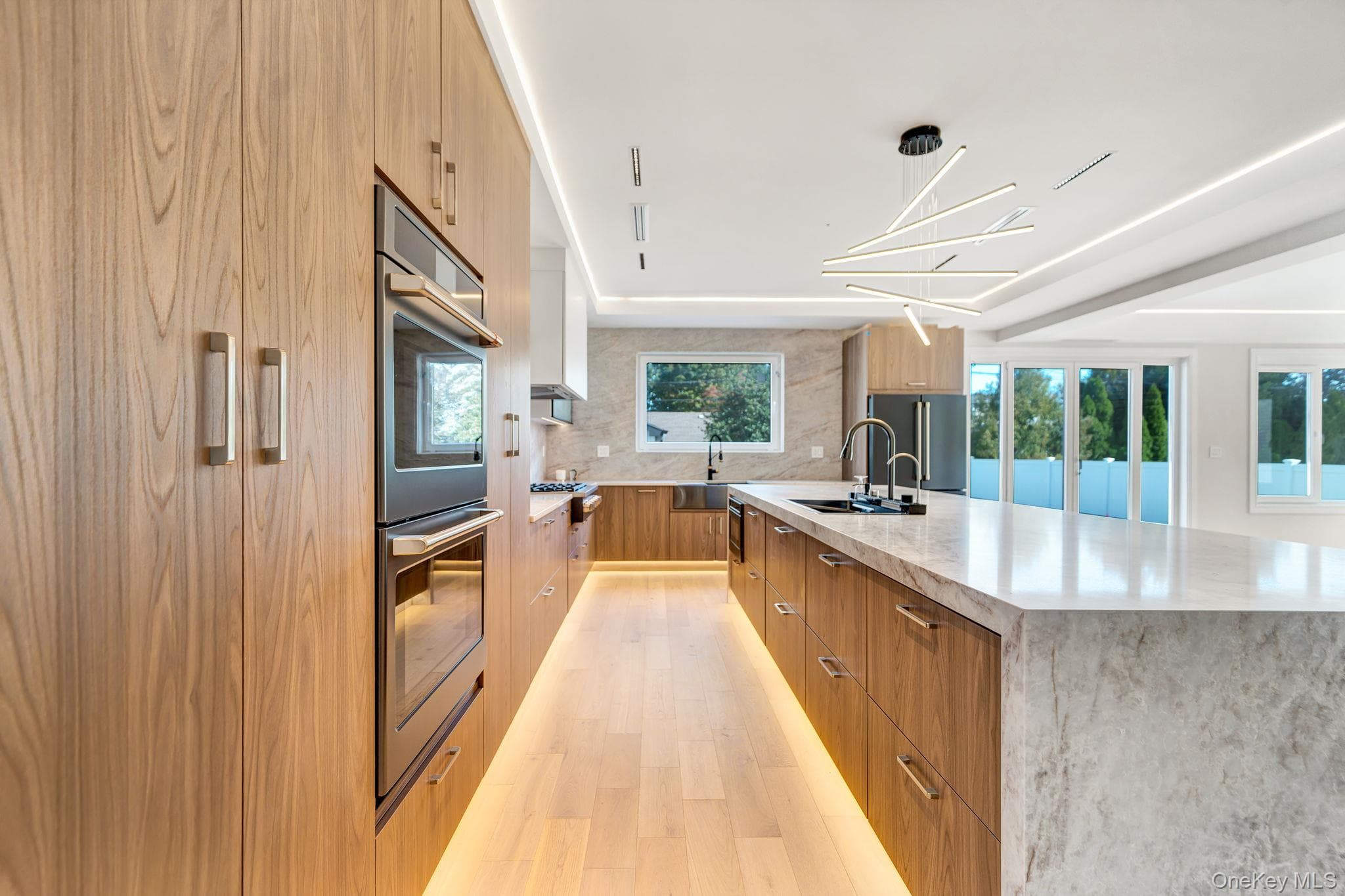 748 Carman Avenue thumbnail 15