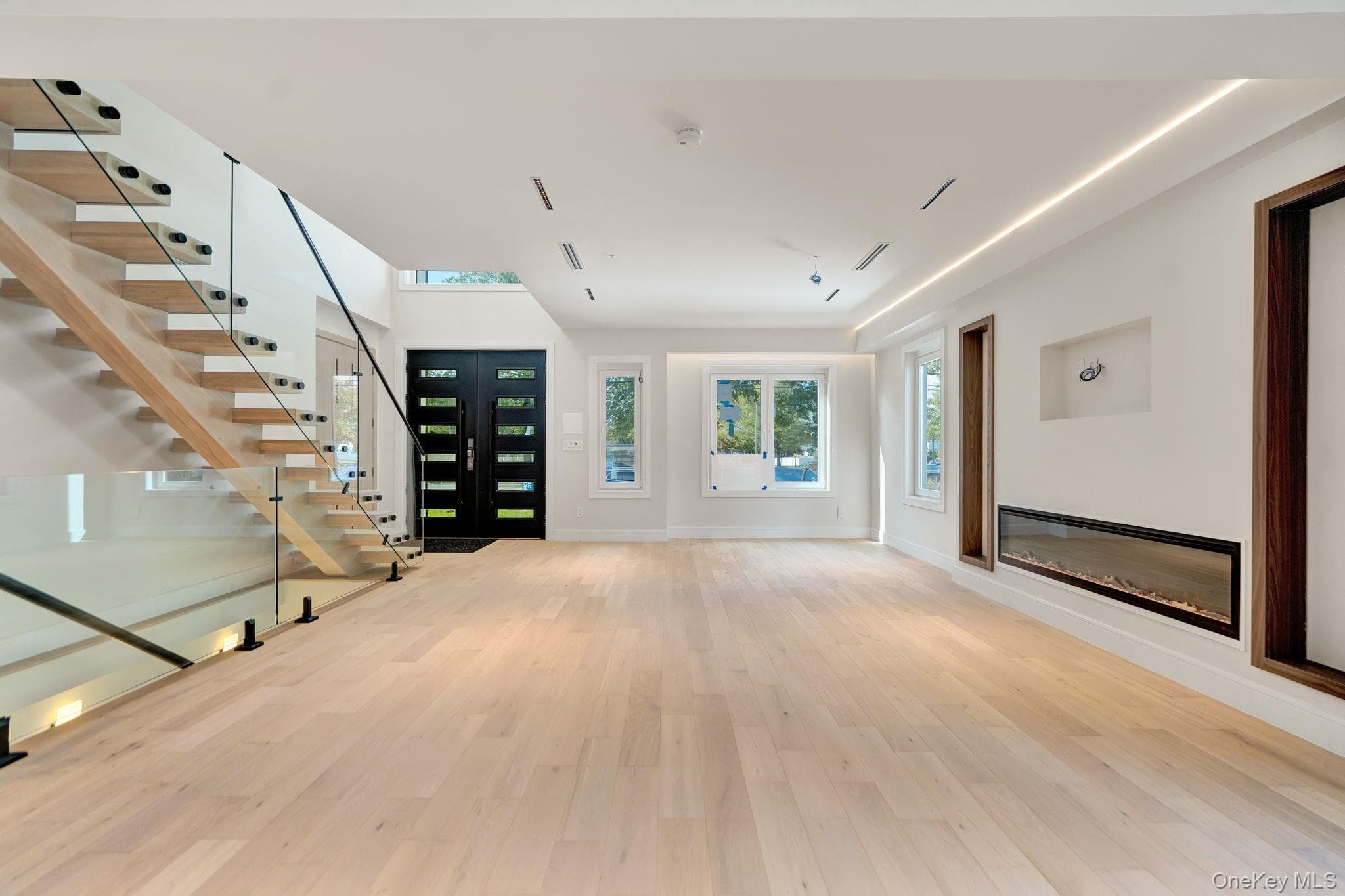 748 Carman Avenue thumbnail 5