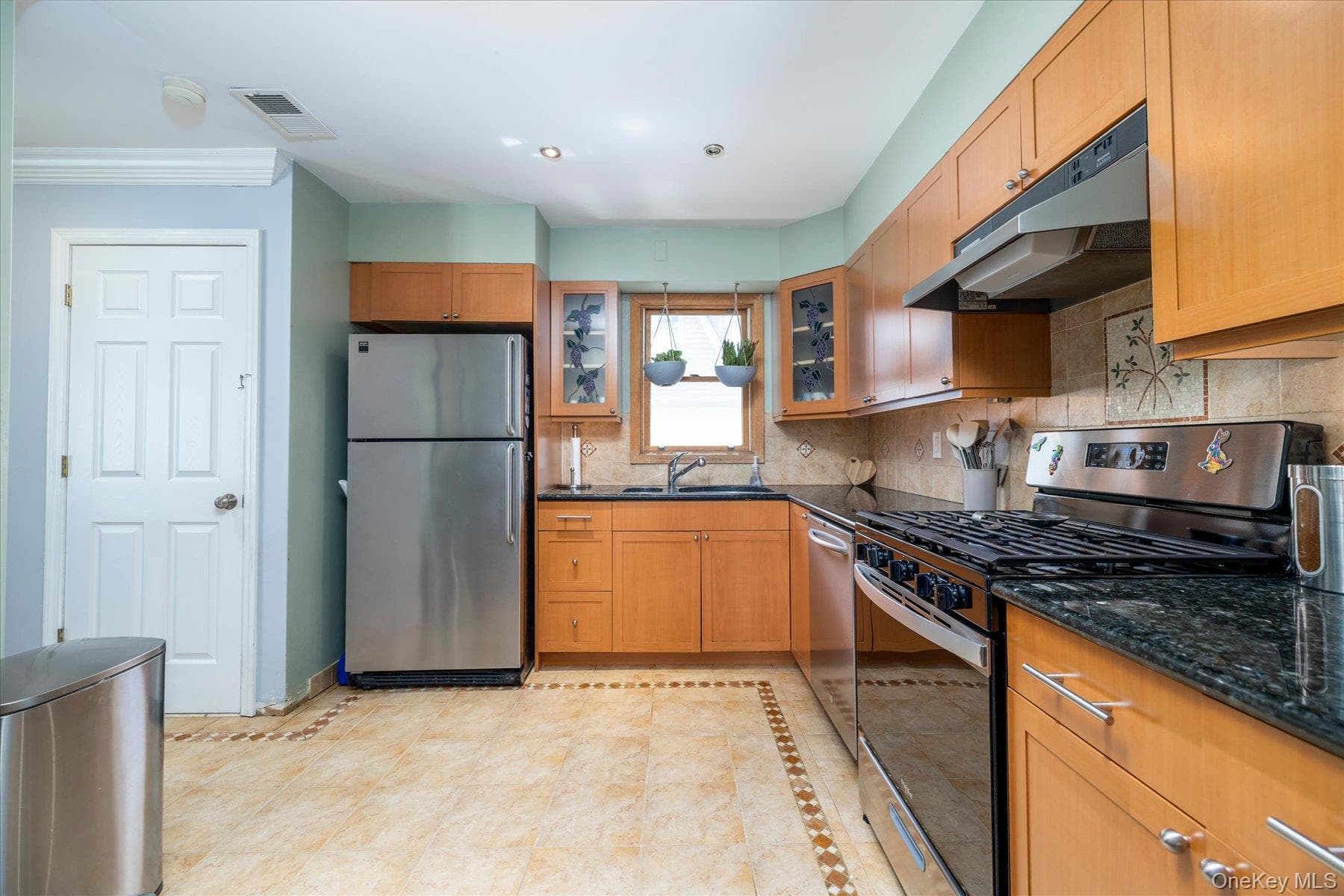 145 Bismark Avenue thumbnail 8