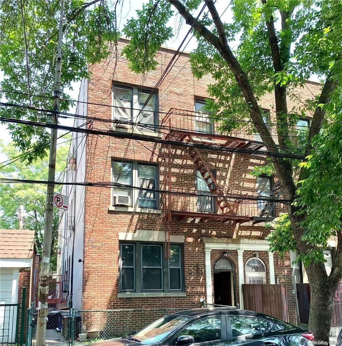 4313 Judge Street, Elmhurst