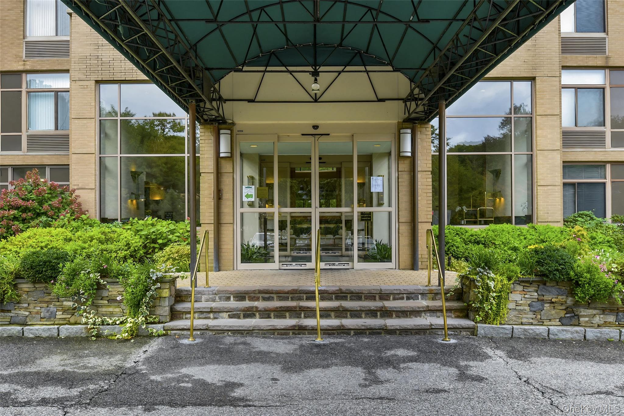 35 N Chatsworth Avenue Unit: 6C, Larchmont