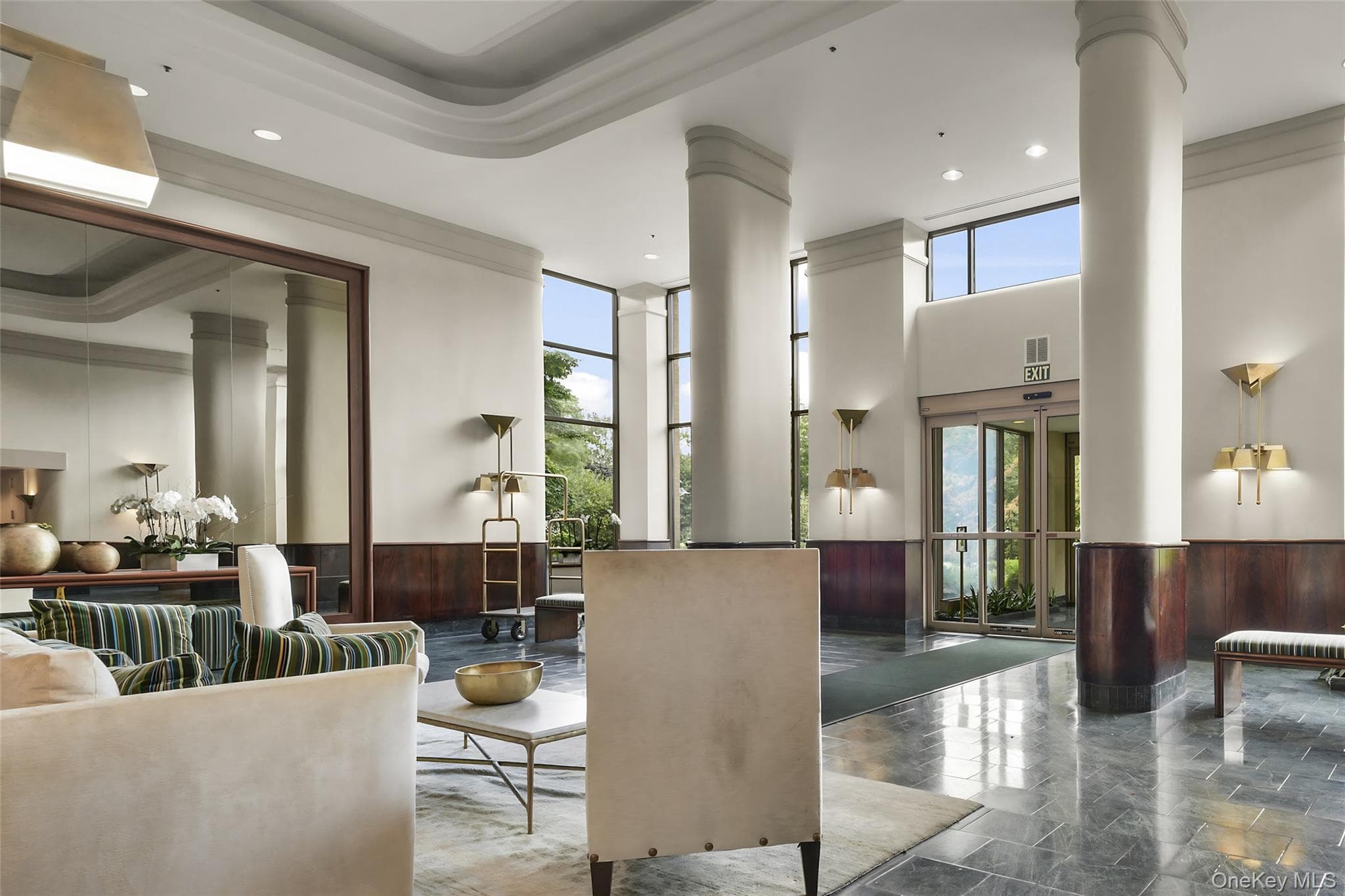 35 N Chatsworth Avenue Unit: 6C thumbnail 3