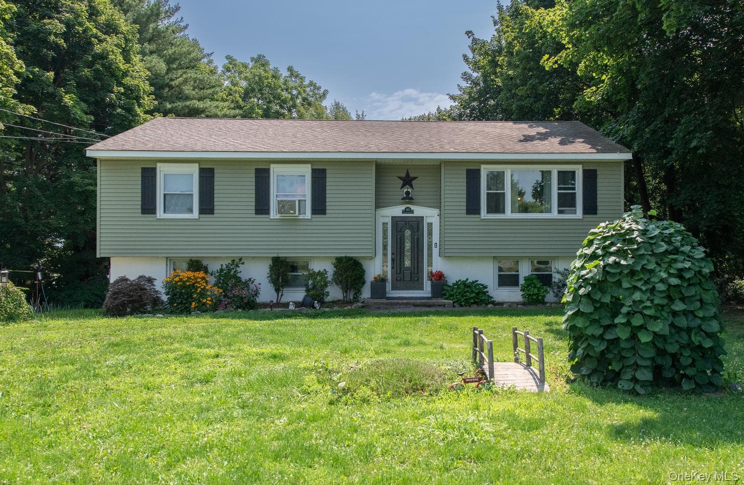 10 Lakeview Court, Poughkeepsie