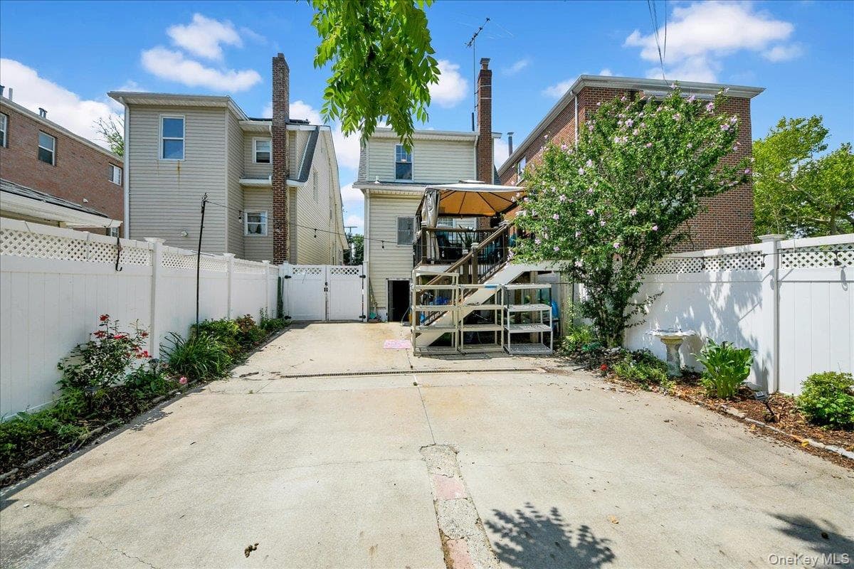 322 Logan Avenue thumbnail 27
