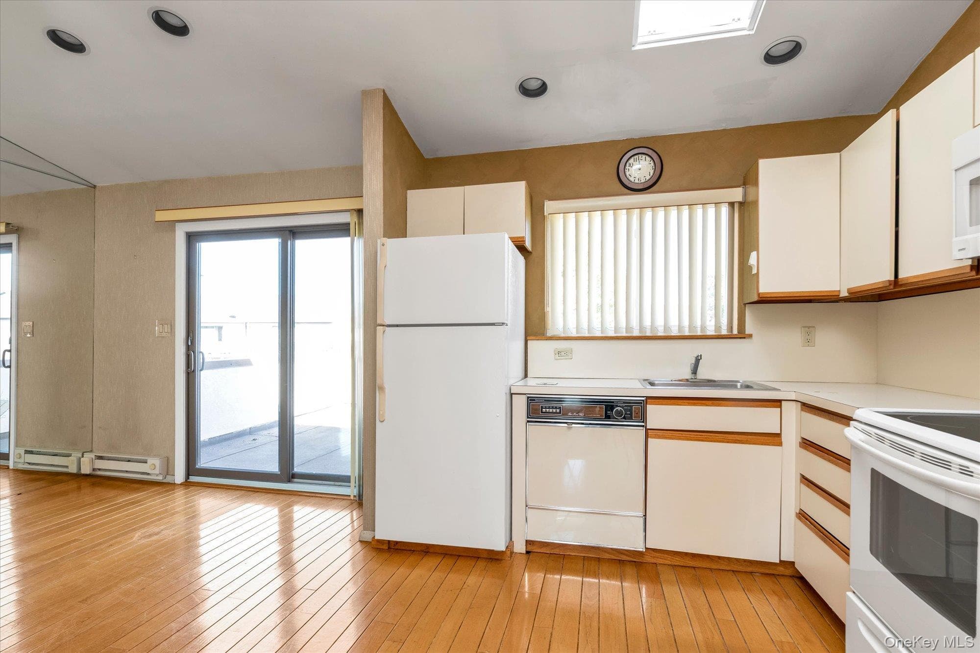1 Anchorage WAY Unit: 1208 thumbnail 2