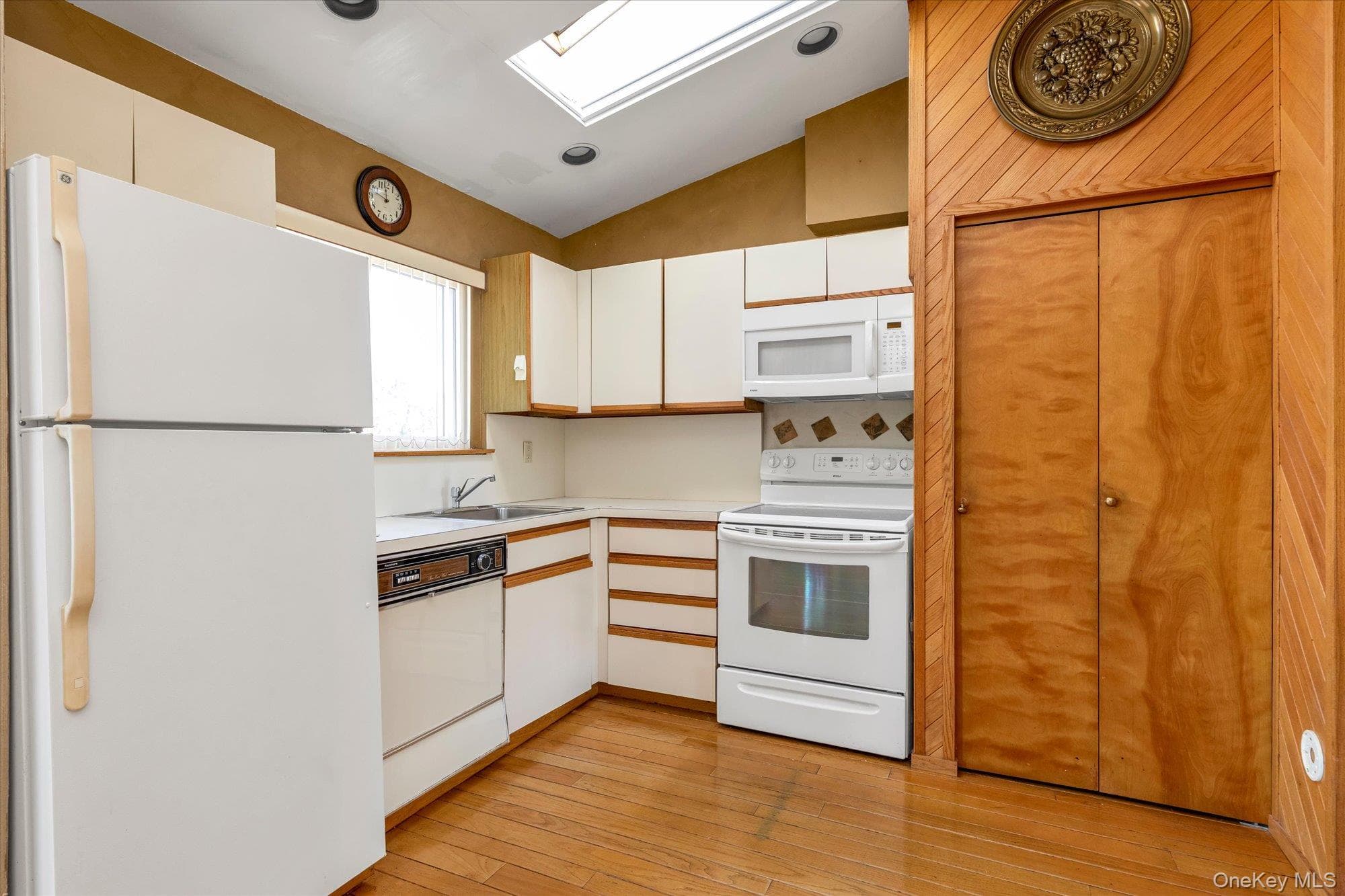 1 Anchorage WAY Unit: 1208 thumbnail 3