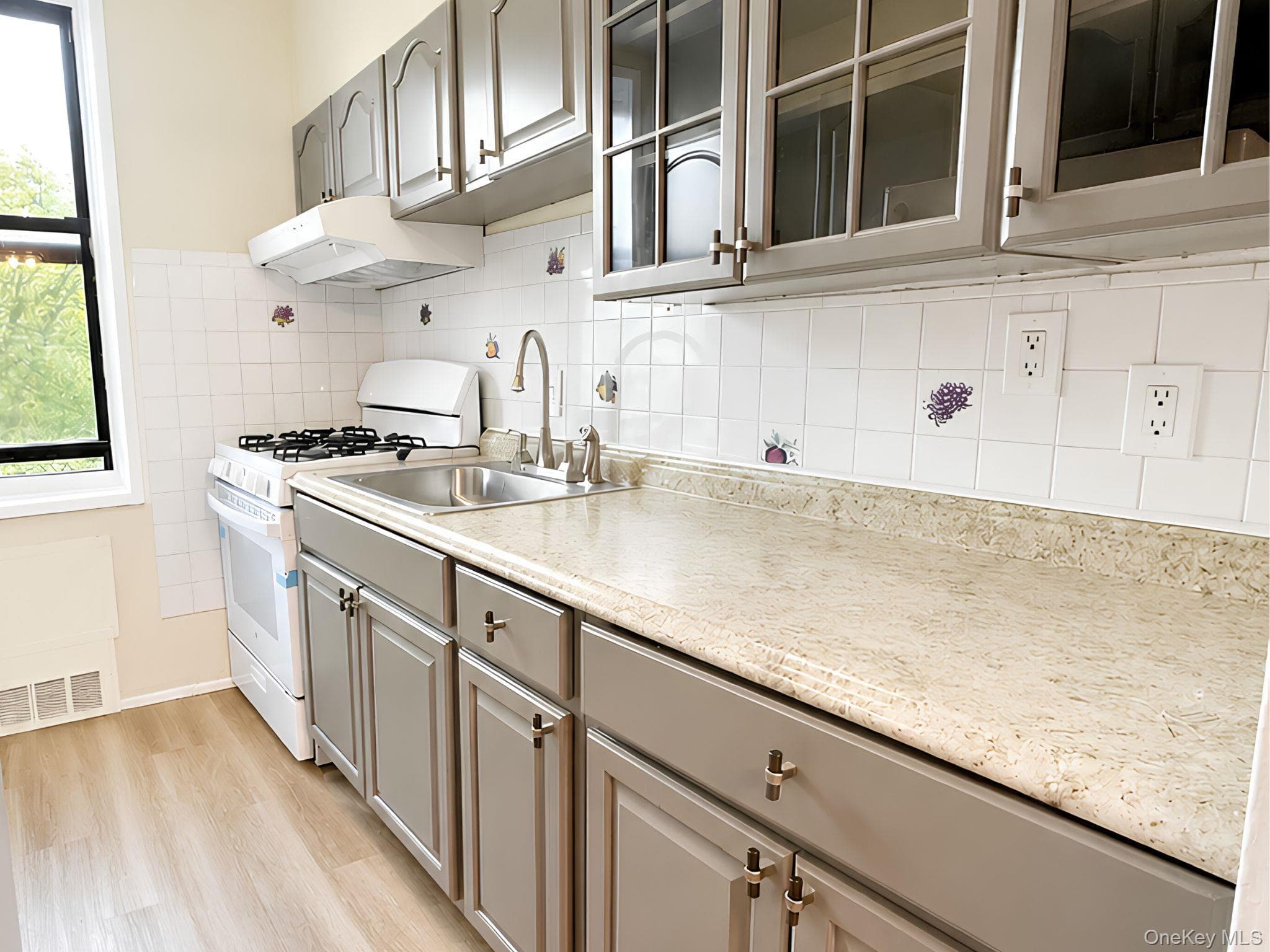 309 North Broadway Unit: 4K thumbnail 6