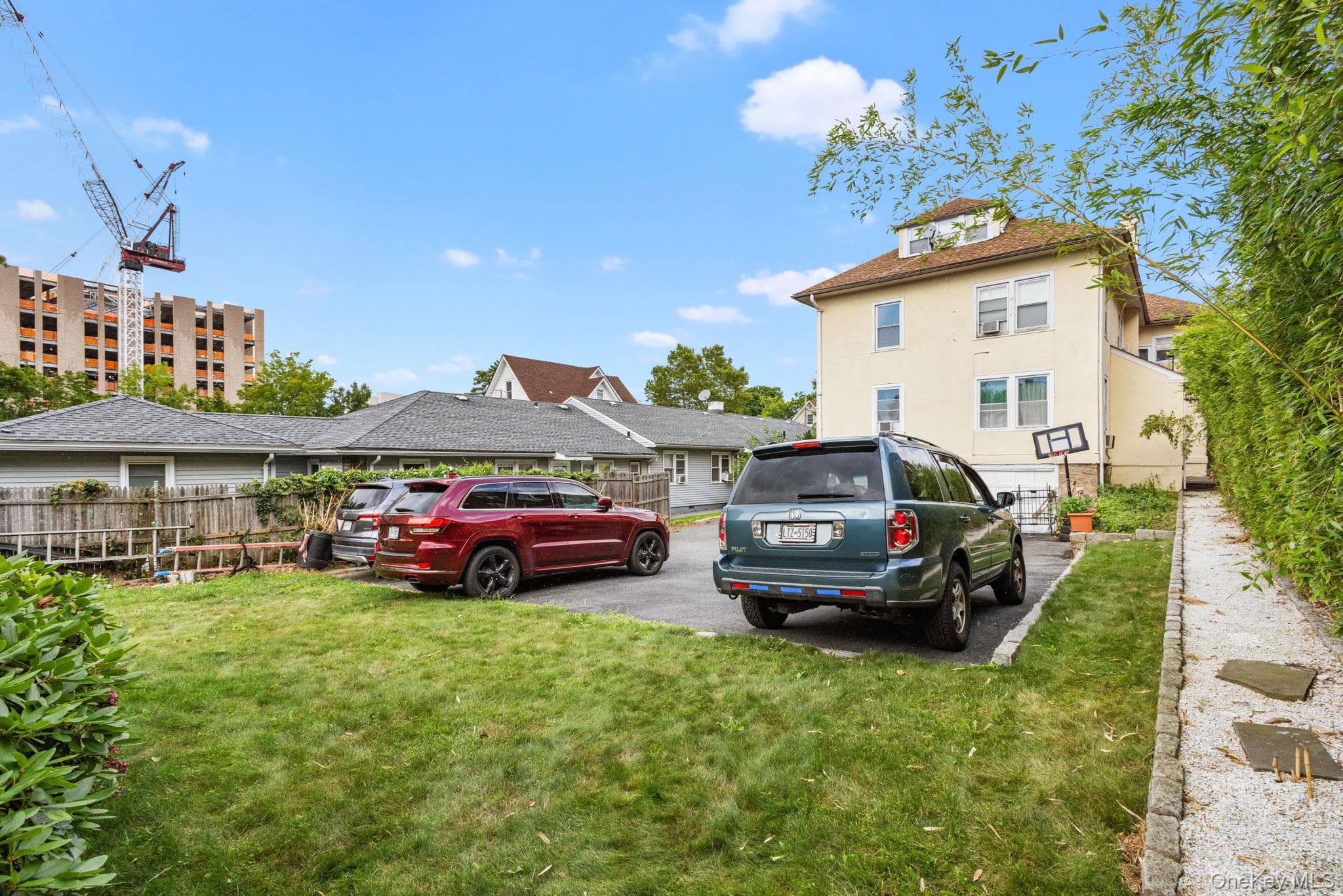 43 Davis Avenue thumbnail 19
