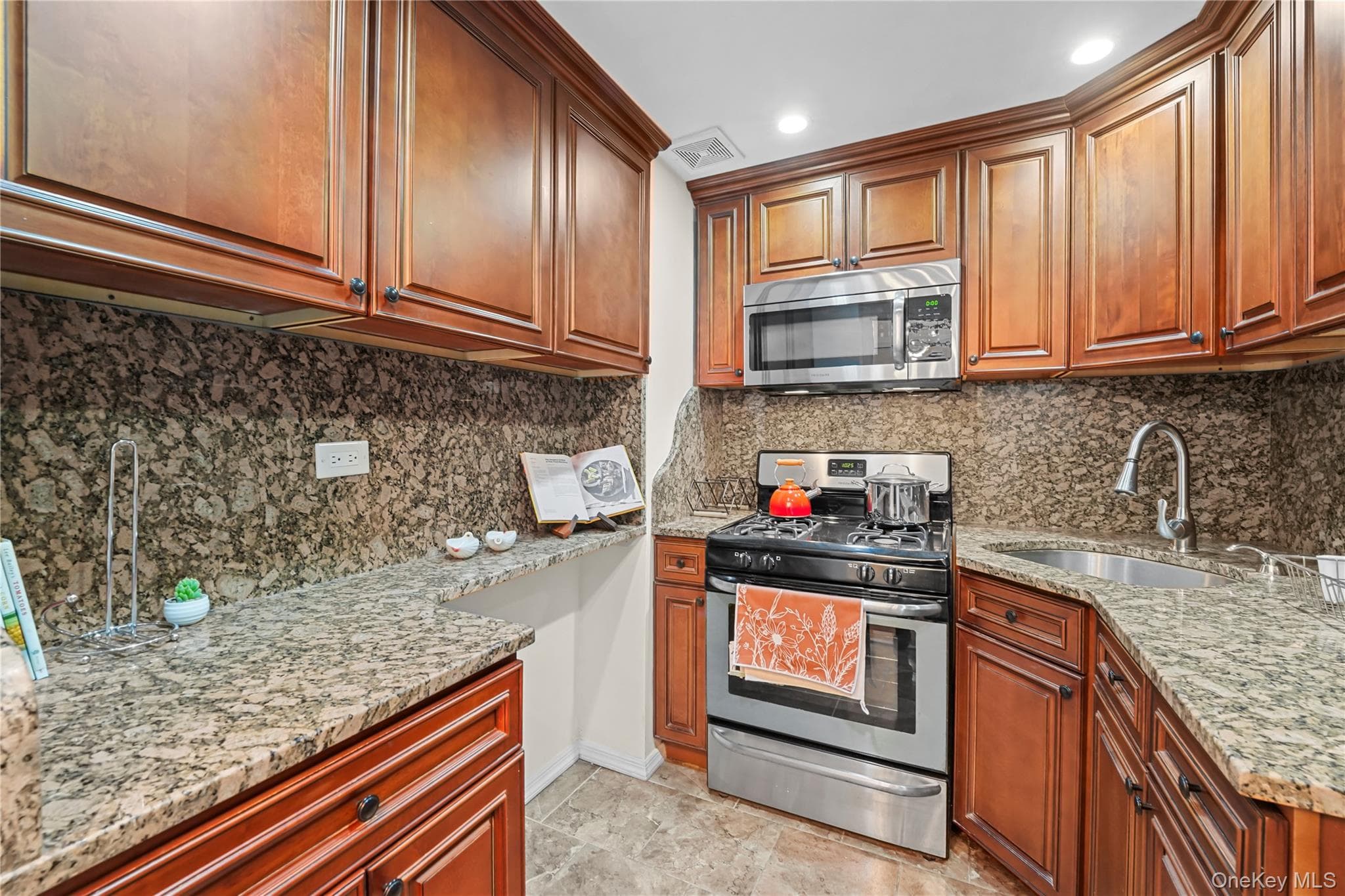 81-11 45th Avenue Unit: 3V thumbnail 4