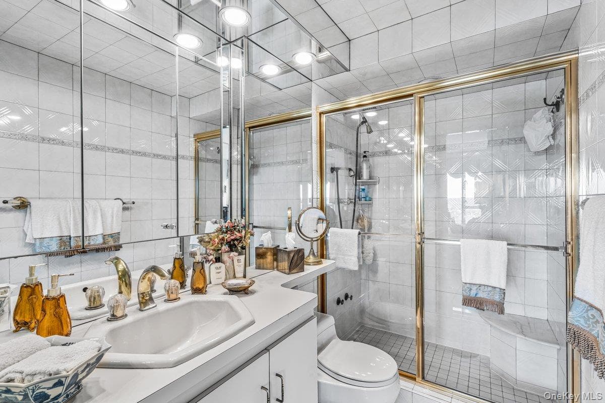 166-25 Powells Cove Boulevard Unit: 19G thumbnail 16