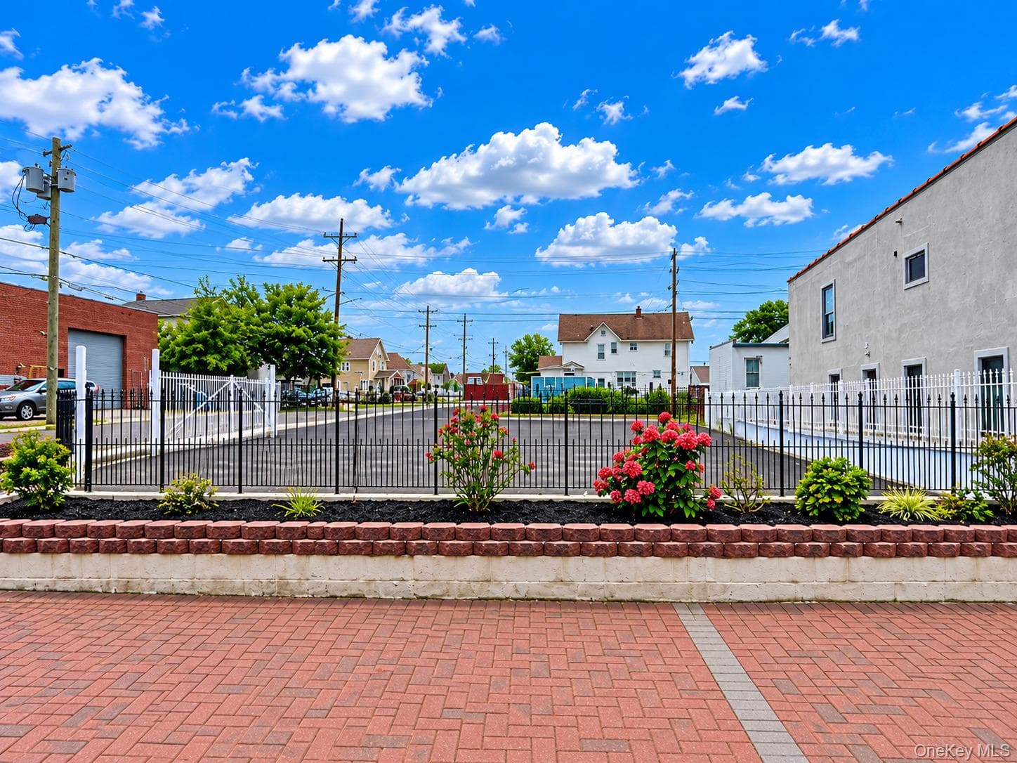 557 Hempstead Turnpike thumbnail 2