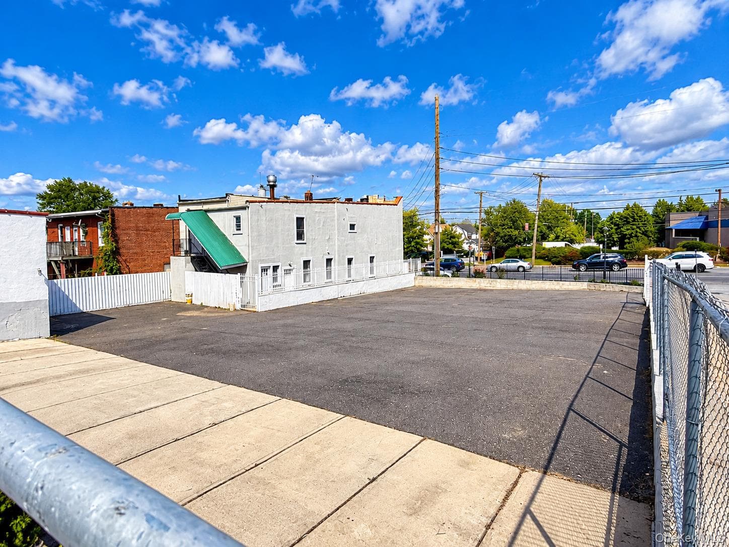 557 Hempstead Turnpike thumbnail 5