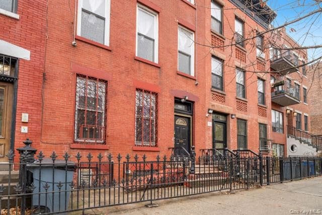 584 Sterling Place thumbnail 16