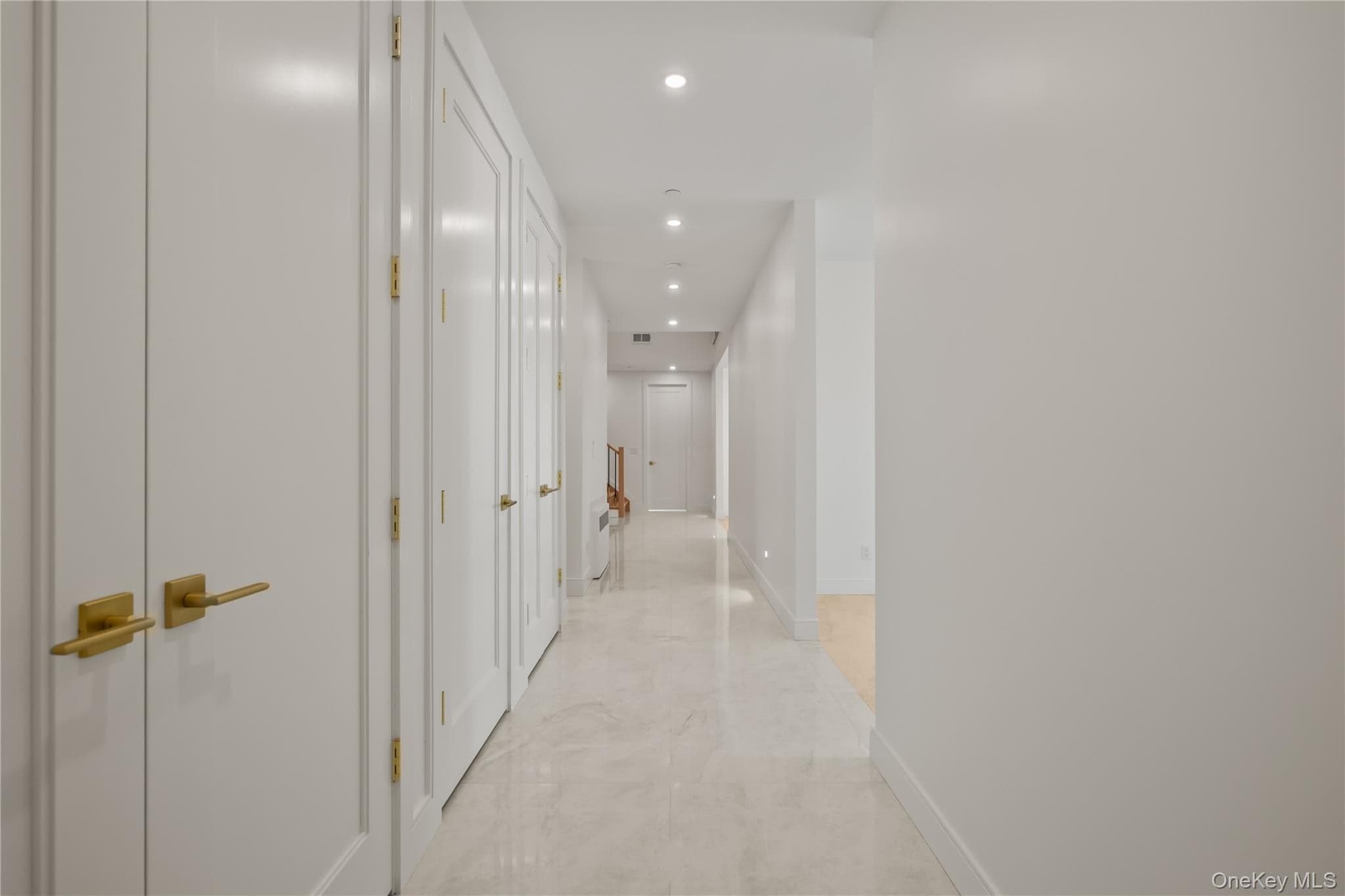 41 Saddle River Road Unit: 201 thumbnail 9