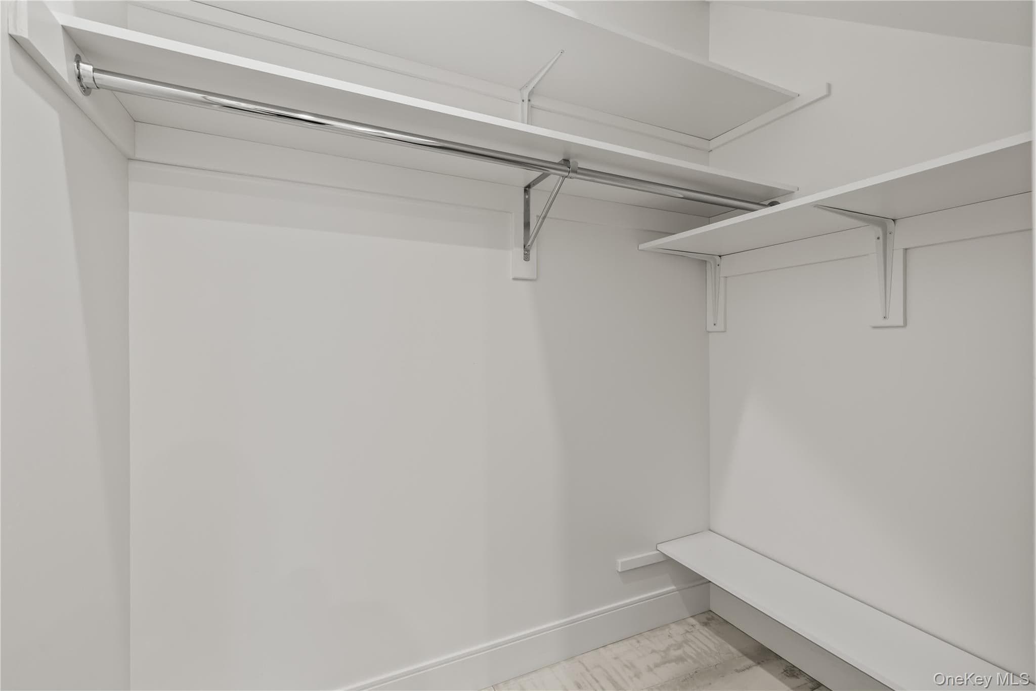 41 Saddle River Road Unit: 201 thumbnail 6
