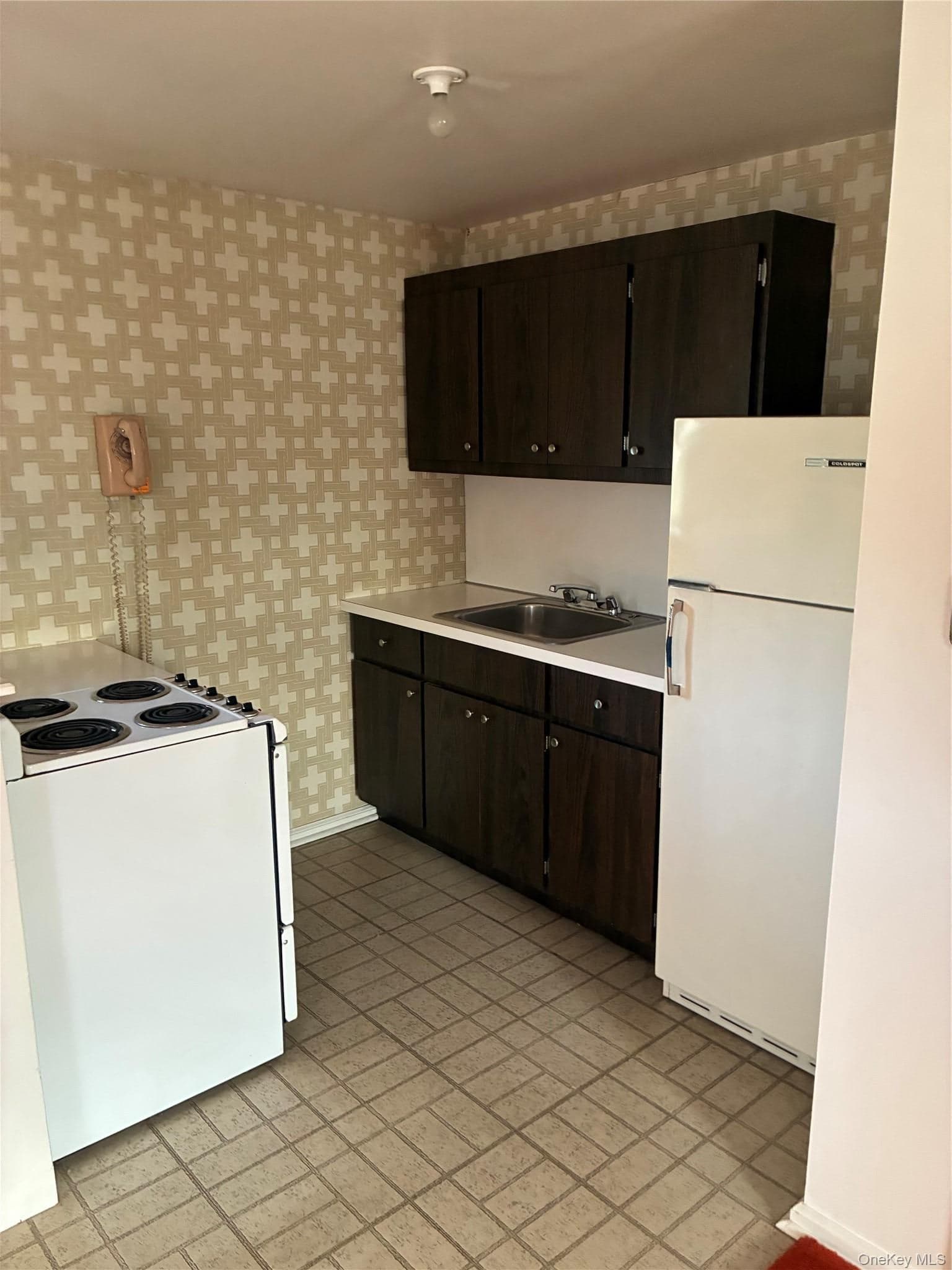 933 Maple Lane thumbnail 6