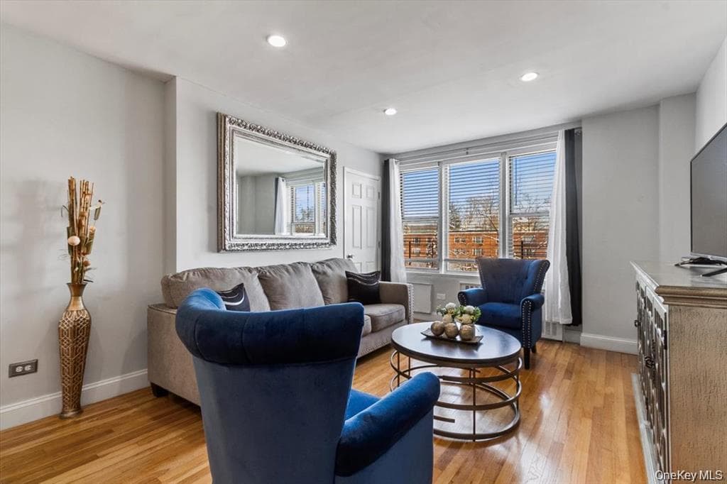 5425 Valles Avenue Unit: 3F thumbnail 2
