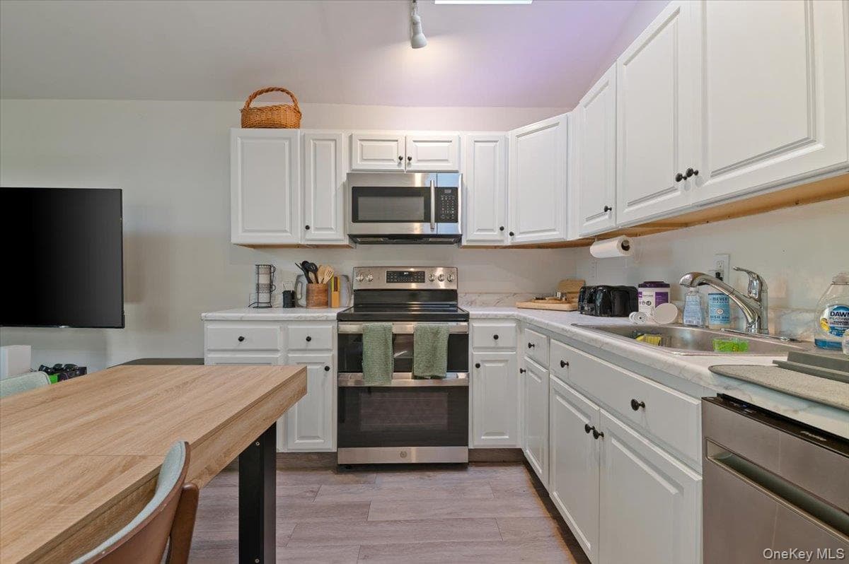 30 Ormond Avenue thumbnail 4