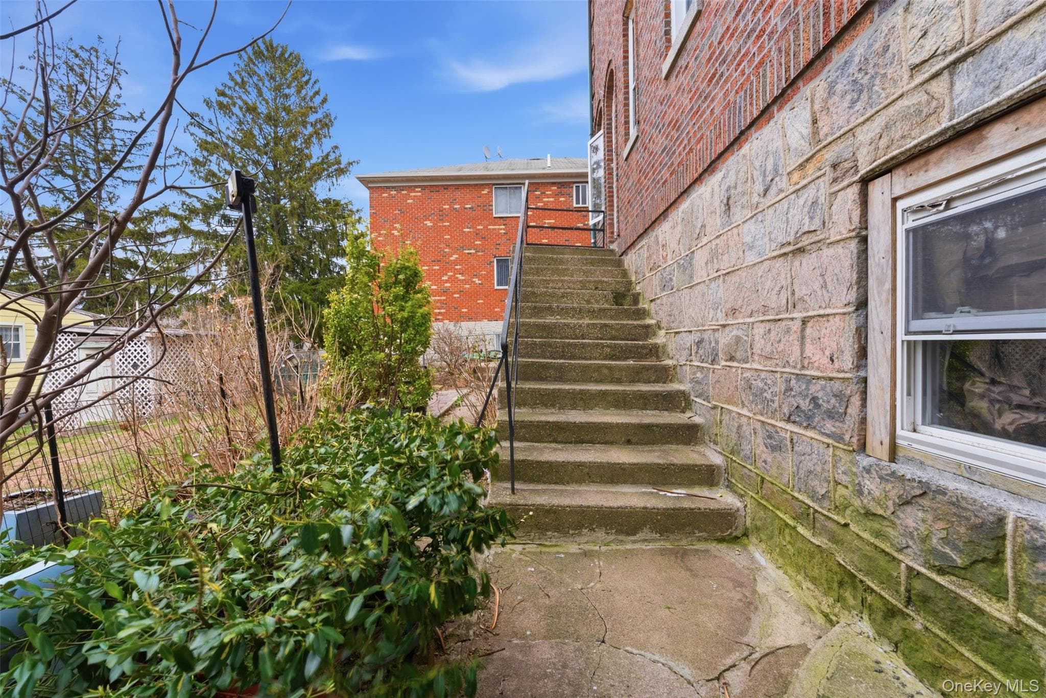 128 Parkway thumbnail 43