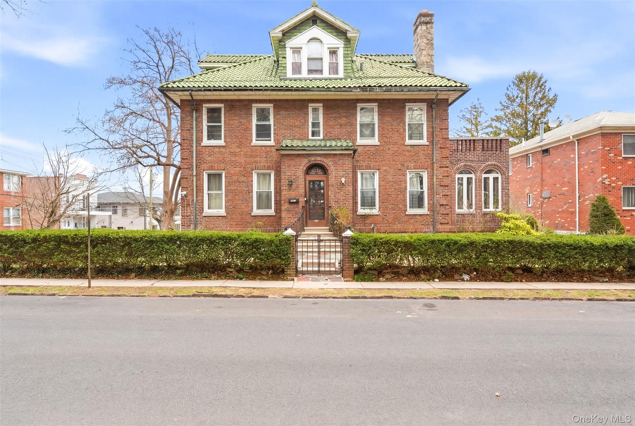 128 Parkway photo 1
