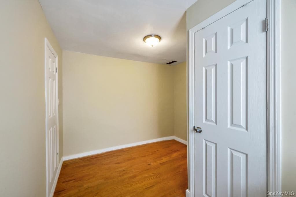 1536 E 51st Street thumbnail 13