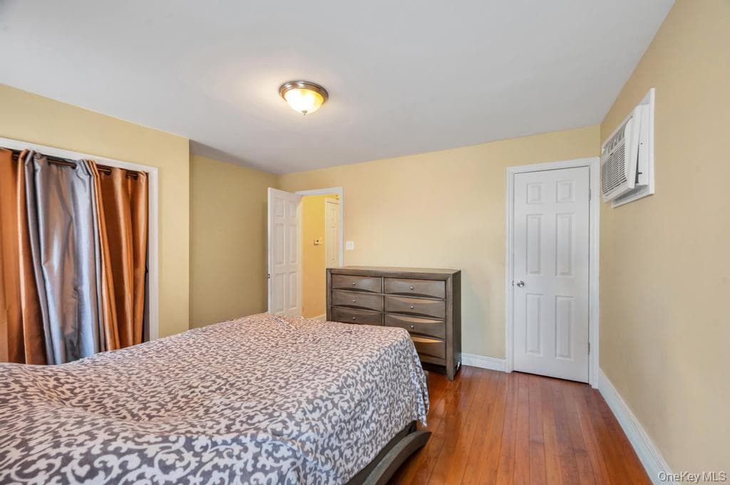1536 E 51st Street thumbnail 16