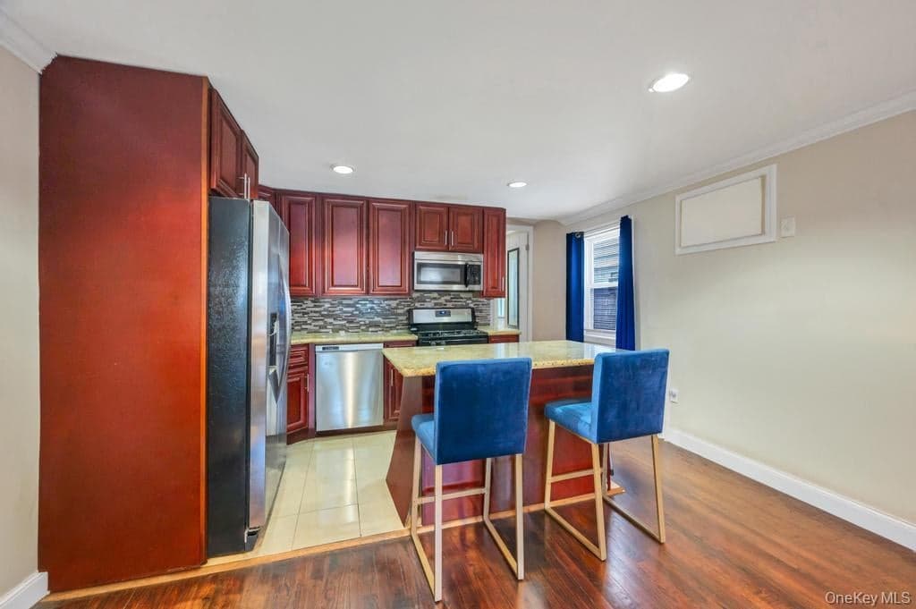 1536 E 51st Street thumbnail 9