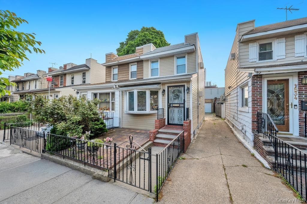 1536 E 51st Street thumbnail 2