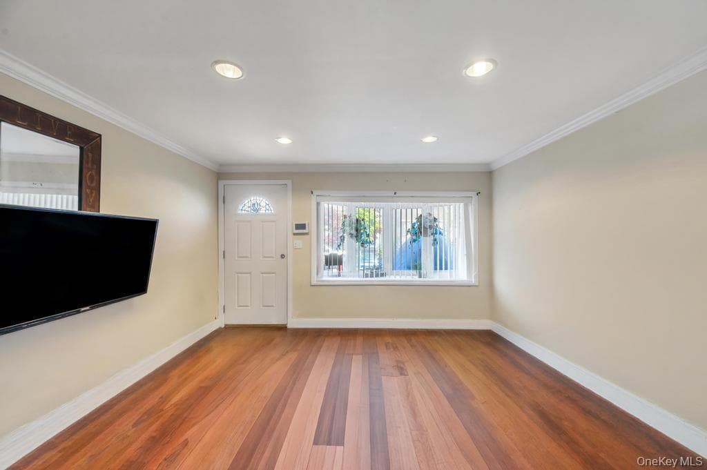 1536 E 51st Street thumbnail 5