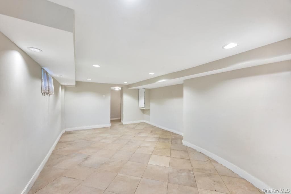1536 E 51st Street thumbnail 22