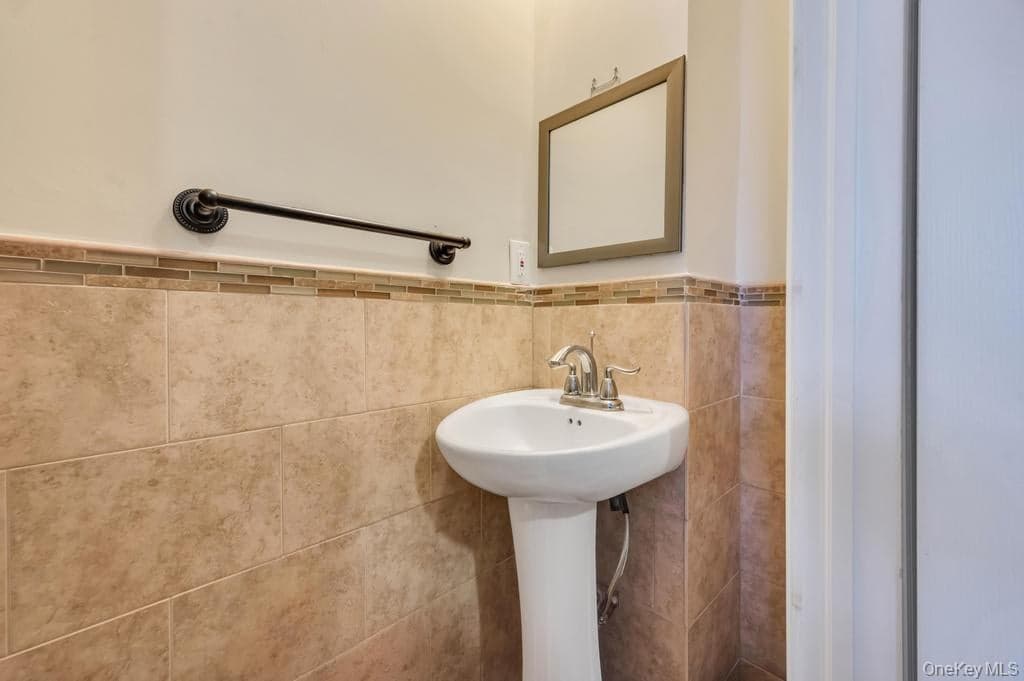 1536 E 51st Street thumbnail 15