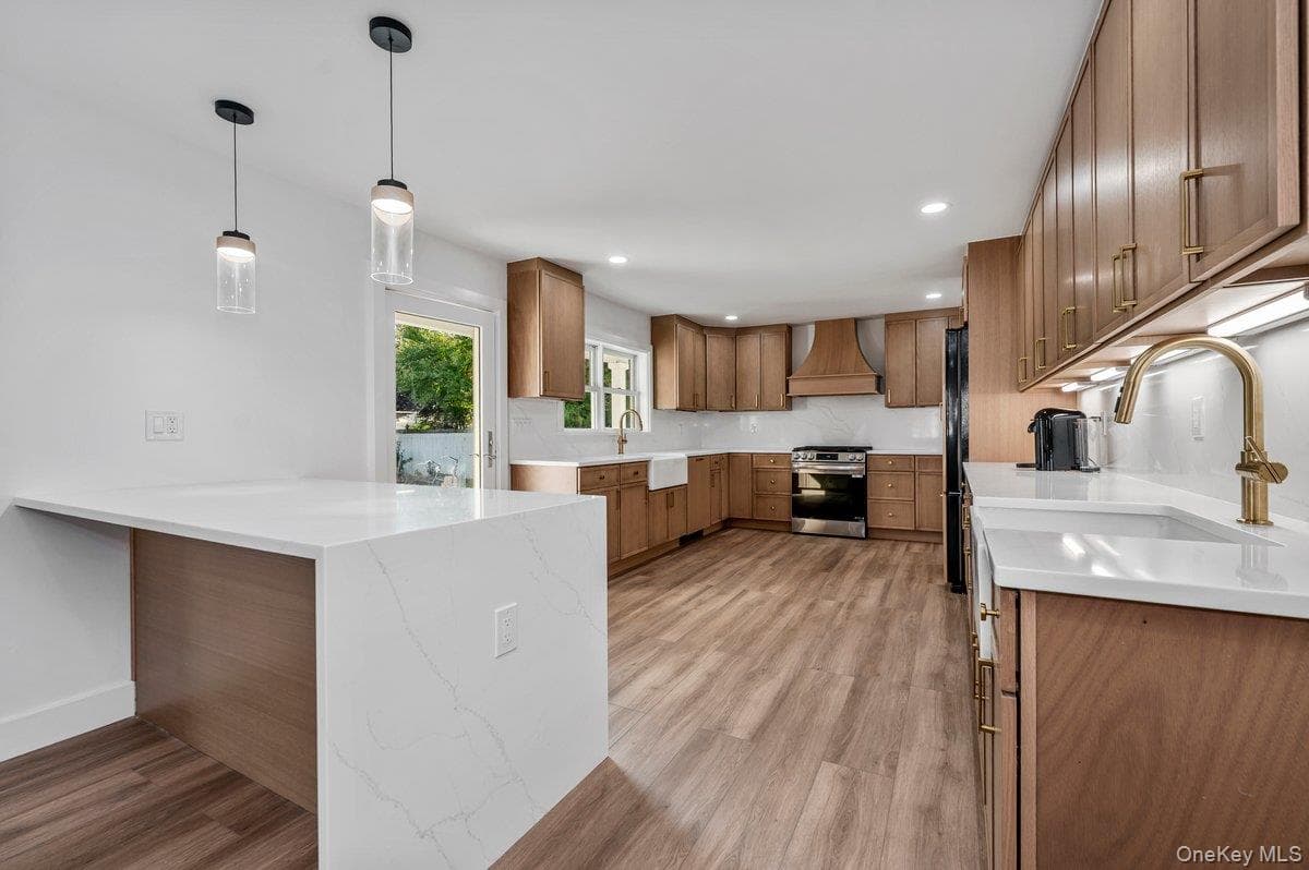 139 Coronado Street thumbnail 8