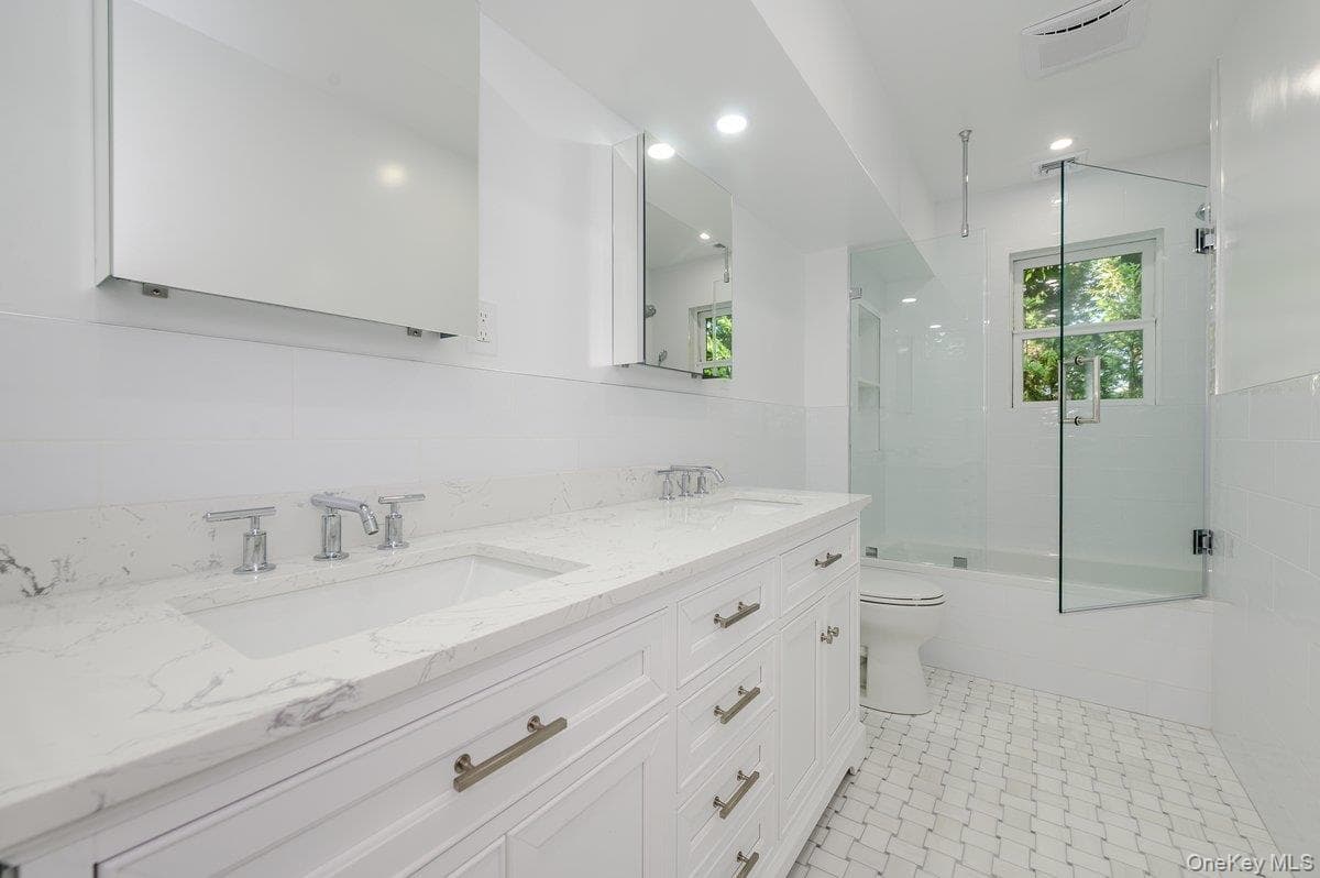 139 Coronado Street thumbnail 31